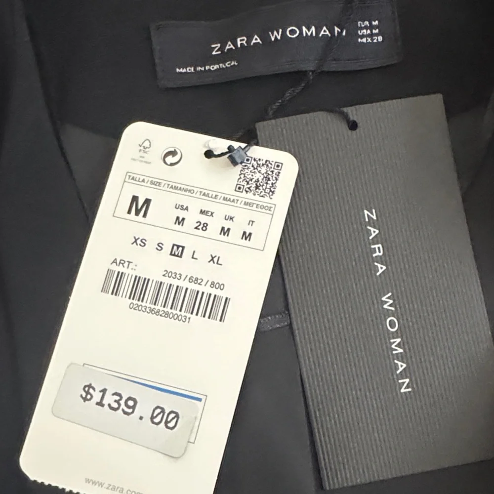 Zara Women's Black Blazer with Zipper Accents - Picture 5 of 5